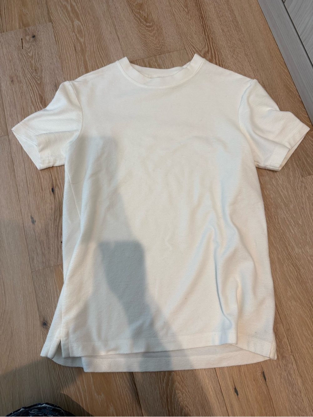 Club Monaco Men's Cream Short Sleeve Crewneck Tee